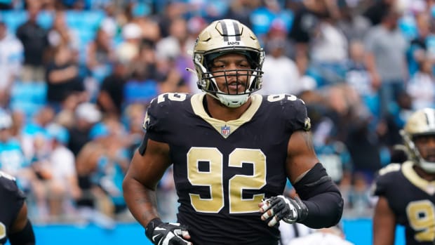 Defensive lineman Marcus Davenport